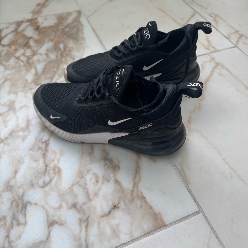 Women’s nike air max 270s